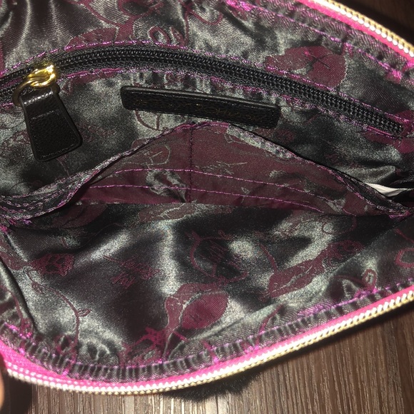 Betsey Johnson Woof Winky Dog Wristlet - Picture 8 of 15